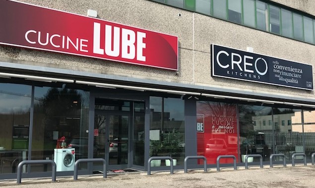 Il Gruppo Lube Inaugura Un Nuovo Store Lube E Creo A Venegono Inferiore Va Creo Kitchens